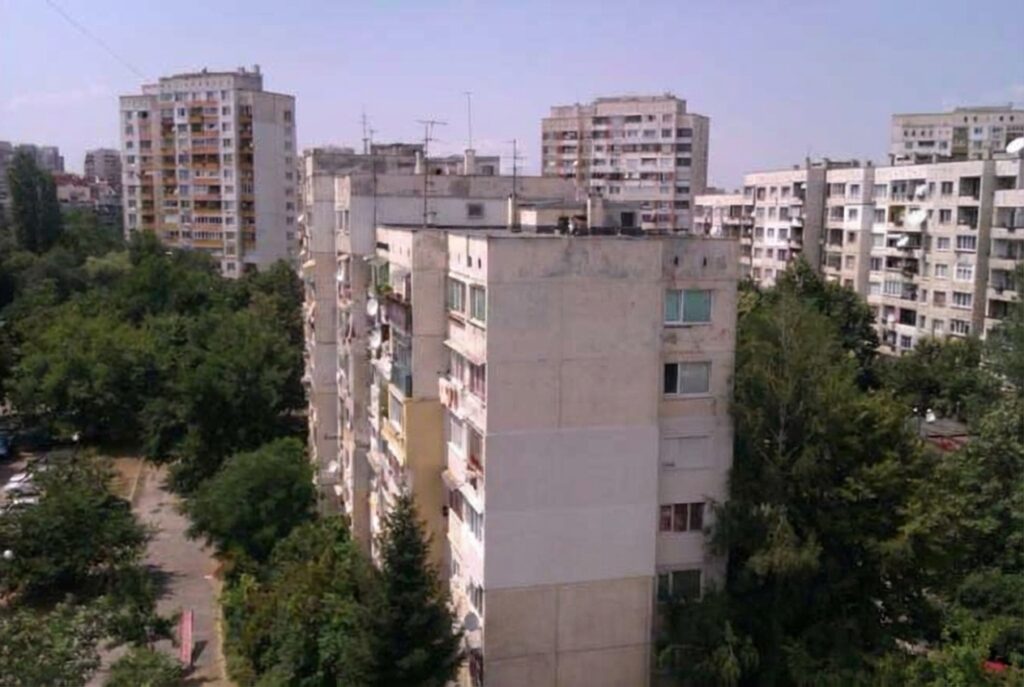 Панелките поскъпват, но не прощават грешки - купувачите вече плащат за локация и саниране, не за годината на строеж