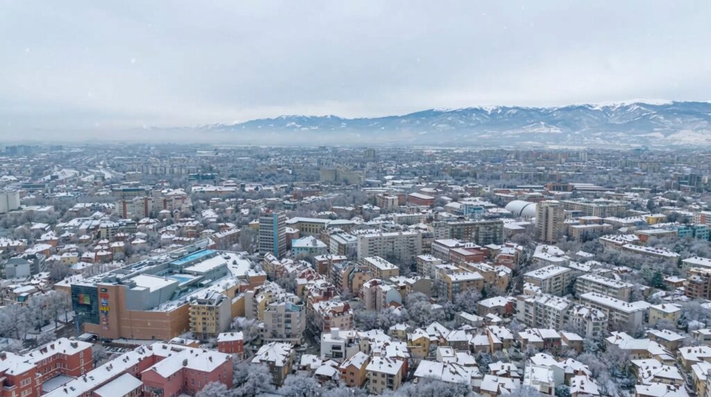 Южните квартали са скъпи и наситени, западът се задъхва от плътно строителство,&hellip;