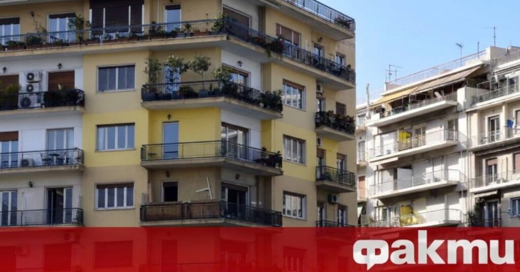 Атина блести за инвеститори, но за местните купувачи светва червена лампа